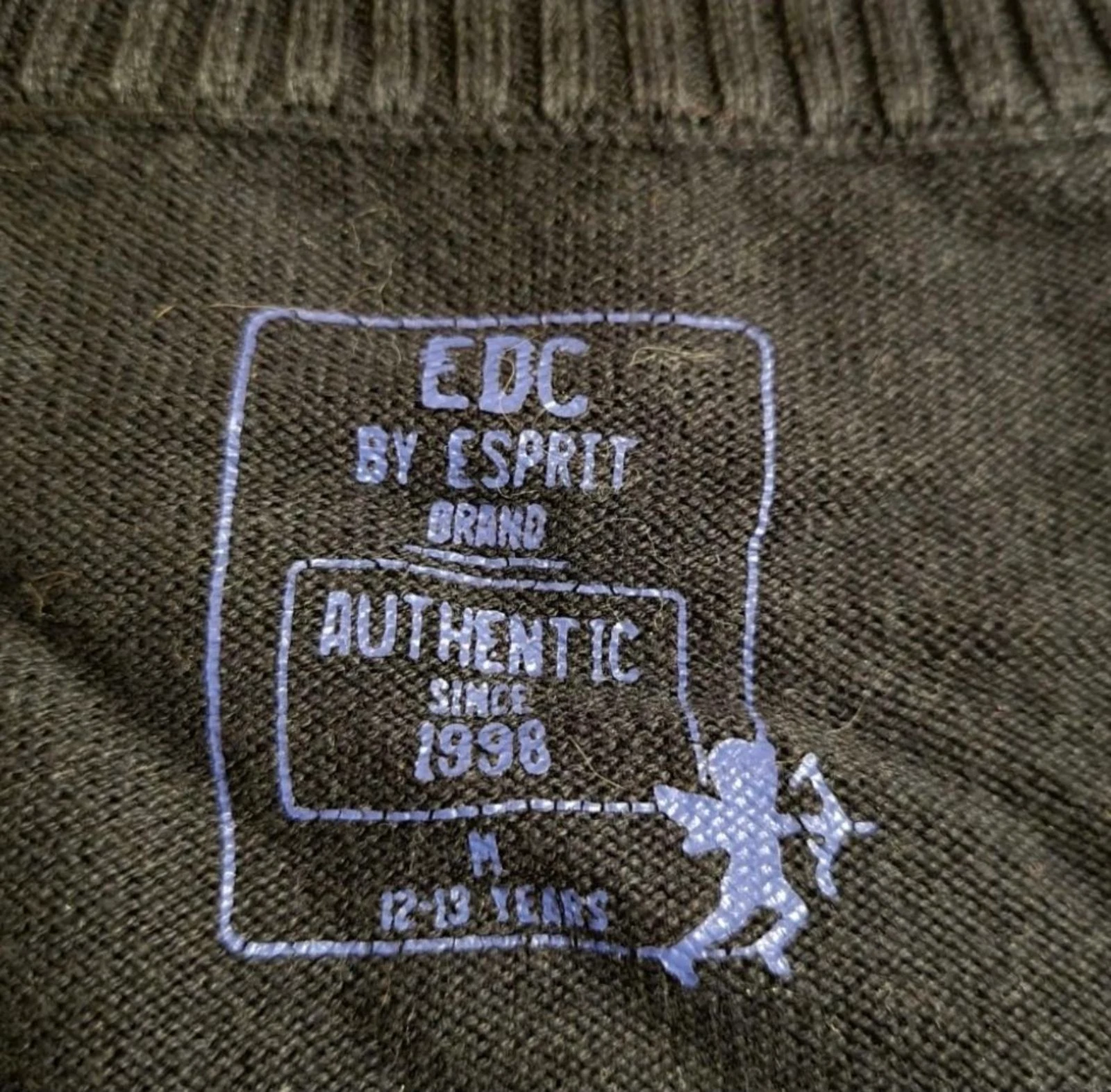 fijne edc by esprit korte mouw zwarte trui met blauwe ruit maat 12/13 jaar – photo 2